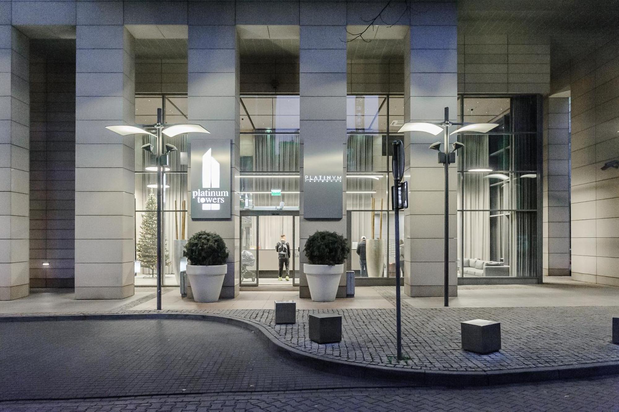 Luxury Apartments In Platinum Tower Varşovia Exterior foto