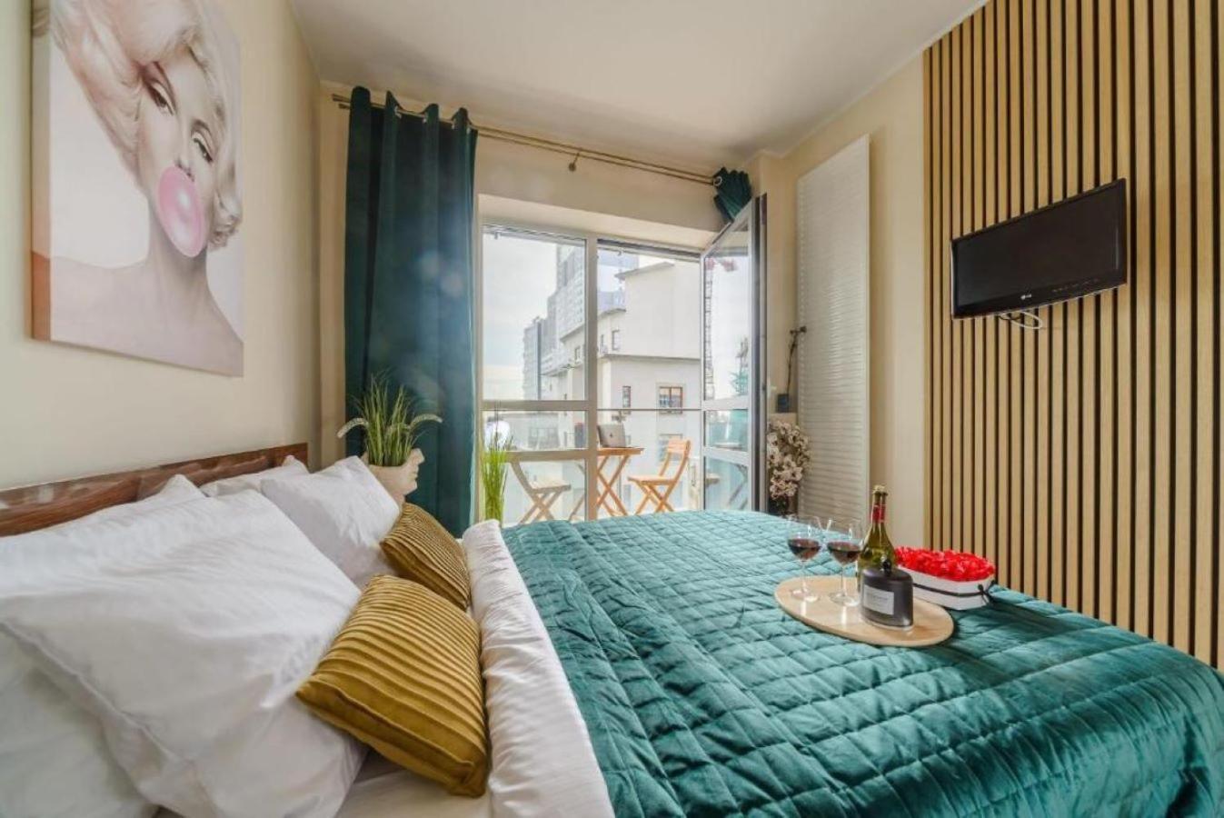 Luxury Apartments In Platinum Tower Varşovia Exterior foto